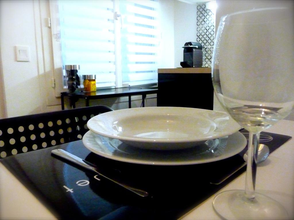 파리 Duplex De Charme Au Coeur De Montmartre 아파트 객실 사진